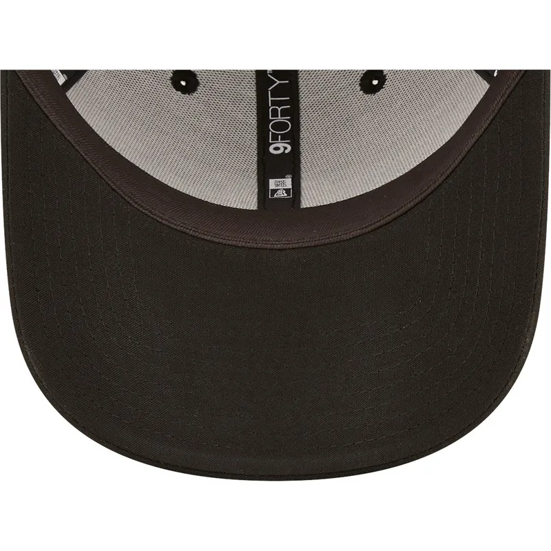 cappelli-curva-nero-cinghia-regolabile-9forty-di-new-era