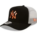 casquette-trucker-noire-et-blanche-avec-logo-orange-a-frame-seasonal-infill-new-york-yankees-mlb-new-era