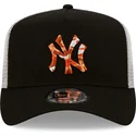 cappellino-trucker-nero-e-bianco-con-logo-arancione-a-frame-seasonal-infill-dei-new-york-yankees-mlb-di-new-era