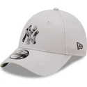 cappellino-curvo-grigio-regolabile-9forty-seasonal-infill-dei-new-york-yankees-mlb-di-new-era