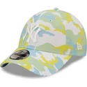 cappellino-verde-regolabile-9forty-all-over-print-seasonal-dei-new-york-yankees-mlb-di-new-era