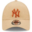 cappellino-curvo-marrone-regolabile-con-logo-marrone-9forty-jersey-essential-di-new-york-yankees-mlb-di-new-era
