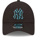 cappellino-nero-con-visiera-curva-regolabile-con-logo-blu-9forty-neon-outline-dei-new-york-yankees-mlb-di-new-era