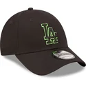 schwarze-verstellbare-kappe-mit-gebogenem-schirm-und-grunem-logo-9forty-neon-outline-der-los-angeles-dodgers-mlb-von-new-era