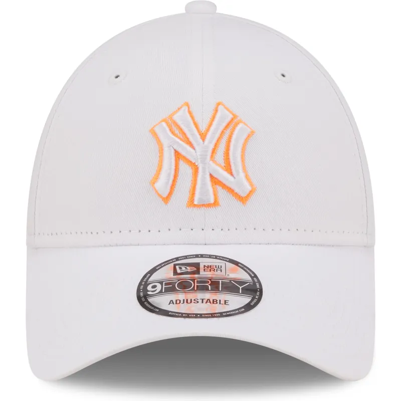 mutzen-gebogen-weiss-verstellbares-band-9forty-neon-outline-der-new-york-yankees-mlb-von-new-era