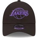 cappellino-nero-con-visiera-curva-regolabile-con-logo-viola-9forty-neon-outline-dei-los-angeles-lakers-nba-di-new-era