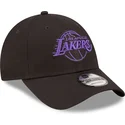 cappellino-nero-con-visiera-curva-regolabile-con-logo-viola-9forty-neon-outline-dei-los-angeles-lakers-nba-di-new-era