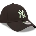 schwarze-verstellbare-curved-cap-mit-grunem-logo-9forty-league-essential-der-new-york-yankees-mlb-von-new-era
