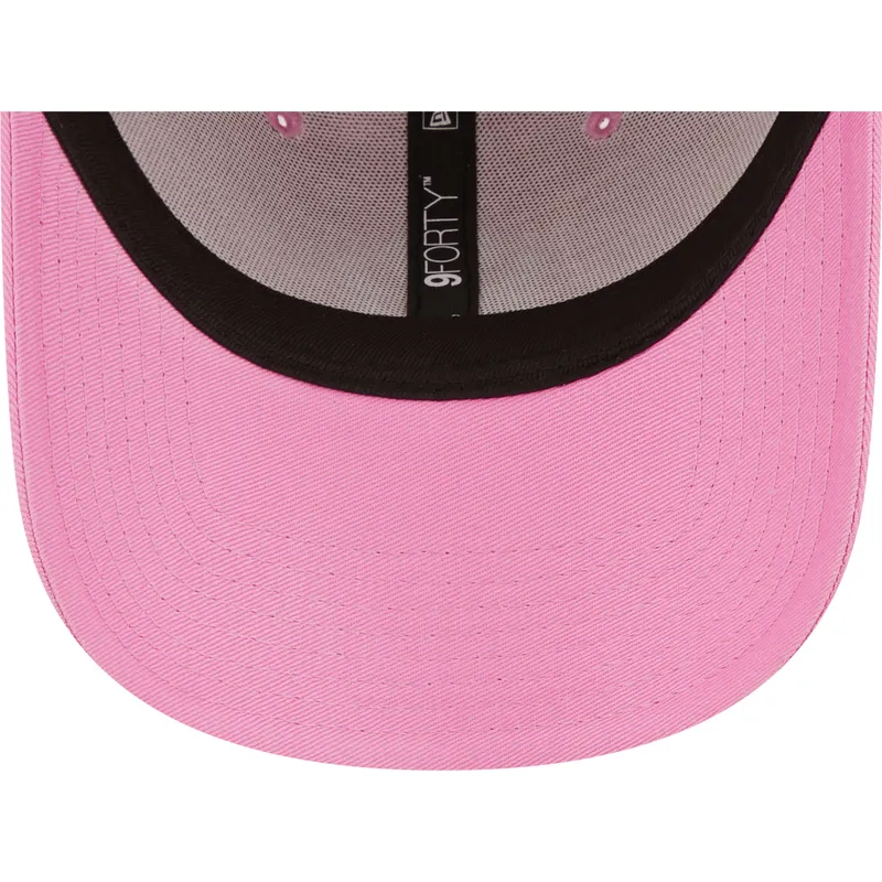 mutzen-gebogen-rosa-verstellbares-band-9forty-league-essential-der-new-york-yankees-mlb-von-new-era