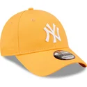 verstellbare-9forty-league-essential-kappe-in-hellorange-der-new-york-yankees-mlb-von-new-era