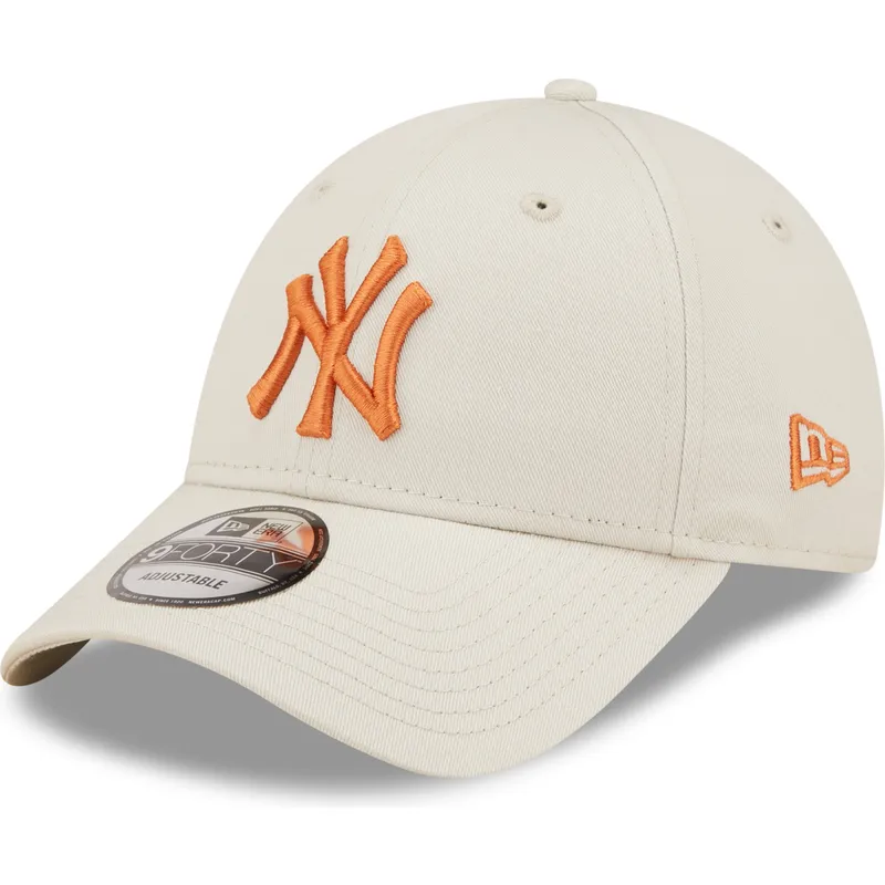 mutzen-gebogen-beige-verstellbares-band-9forty-league-essential-der-new-york-yankees-mlb-von-new-era