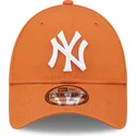 cappellino-curvo-arancione-regolabile-9forty-league-essential-dei-new-york-yankees-mlb-di-new-era