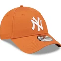 mutzen-gebogen-orange-verstellbares-band-9forty-league-essential-der-new-york-yankees-mlb-von-new-era