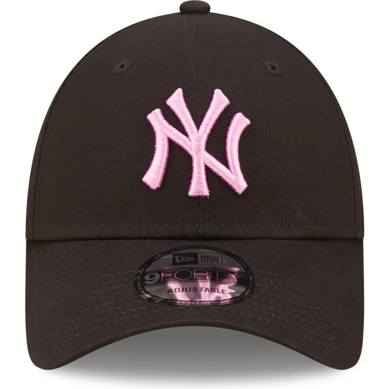 mutzen-gebogen-schwarz-verstellbares-band-rosa-9forty-league-essential-der-new-york-yankees-mlb-von-new-era