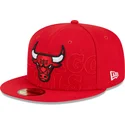 cappello-piatto-rosso-aderente-59fifty-draft-edition-2023-dei-chicago-bulls-nba-di-new-era