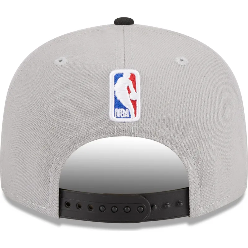 cappelli-piatta-grigio-snapback-9fifty-draft-edition-2023-dei-miami-heat-nba-di-new-era cappelli-piatta-grigio-snapback-9fifty-draft-edition-2023-dei-miami-heat-nba-di-new-era