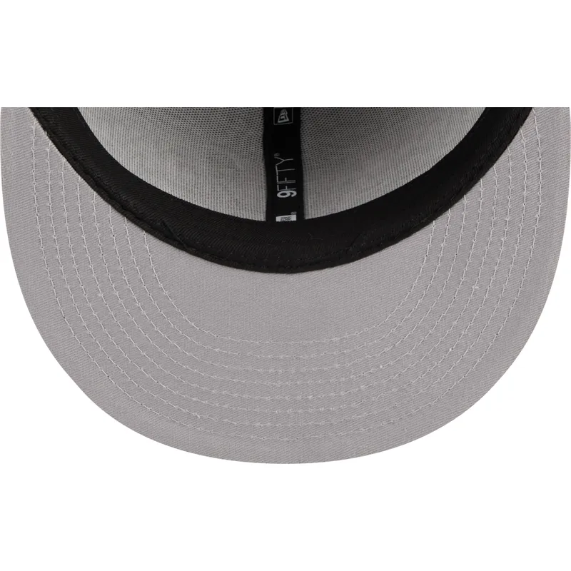 cappelli-piatta-grigio-snapback-9fifty-draft-edition-2023-dei-san-antonio-spurs-nba-di-new-era cappelli-piatta-grigio-snapback-9fifty-draft-edition-2023-dei-san-antonio-spurs-nba-di-new-era