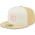 cappelli-piatta-beige-regolato-rosa-59fifty-seam-stitch-dei-new-york-yankees-mlb-di-new-era