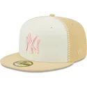 casquette-plate-beige-ajustee-avec-logo-rose-59fifty-seam-stitch-new-york-yankees-mlb-new-era