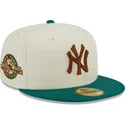 casquette-plate-grise-et-verte-ajustee-avec-logo-marron-59fifty-camp-new-york-yankees-mlb-new-era