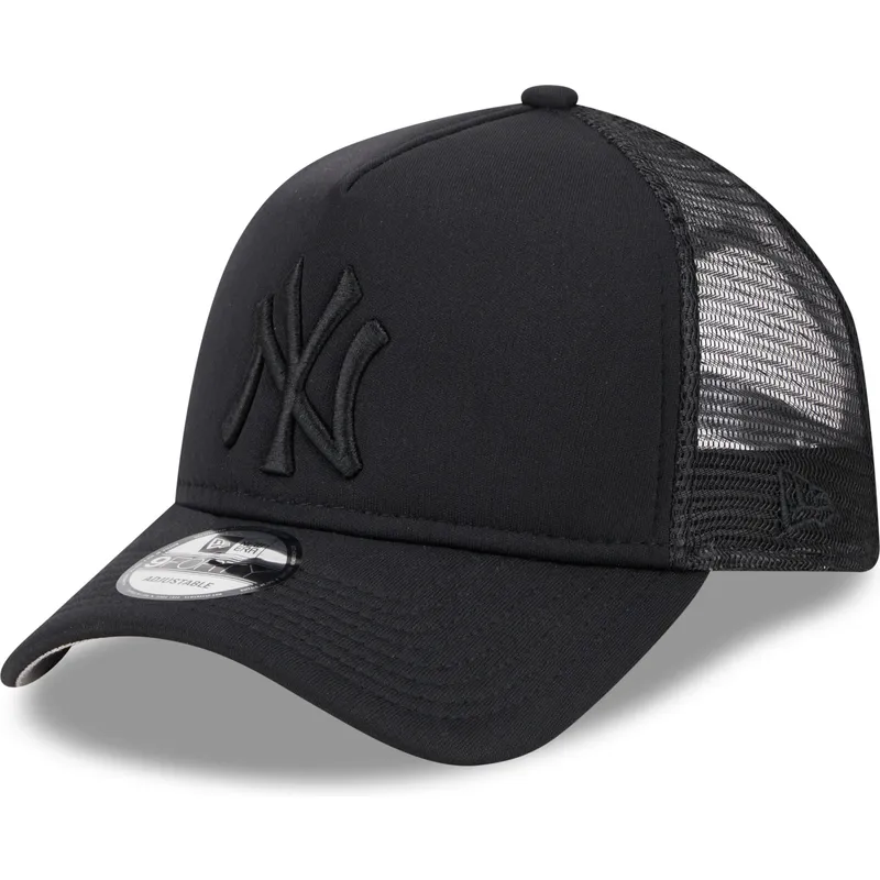 svart-truckerkeps-med-svart-logotyp-9forty-a-frame-all-day-trucker-fran-new-york-yankees-mlb-av-new-era