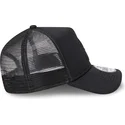 svart-truckerkeps-med-svart-logotyp-9forty-a-frame-all-day-trucker-fran-new-york-yankees-mlb-av-new-era