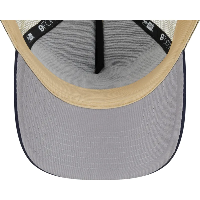 gorra-trucker-beige-y-azul-marino-9forty-a-frame-all-day-trucker-de-new-york-yankees-mlb-de-new-era