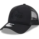 cappellino-trucker-nero-con-logo-nero-9forty-a-frame-all-day-trucker-dei-los-angeles-lakers-nba-di-new-era