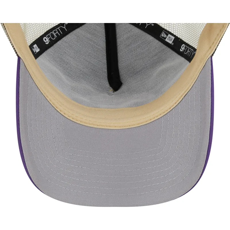 cappelli-curva-beige-snapback-9forty-a-frame-all-day-dei-los-angeles-lakers-nba-di-new-era cappelli-curva-beige-snapback-9forty-a-frame-all-day-dei-los-angeles-lakers-nba-di-new-era