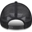 schwarze-trucker-kappe-mit-schwarzem-logo-9forty-a-frame-all-day-trucker-der-las-vegas-raiders-nfl-von-new-era