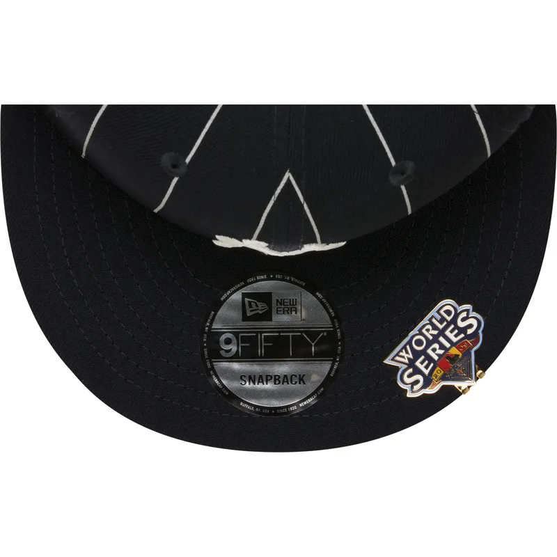 cappello-piatto-blu-marino-snapback-9fifty-pinstripe-visor-clip-di-new-york-yankees-mlb-di-new-era
