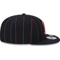 granatowa-czapka-z-daszkiem-typu-snapback-9fifty-z-daszkiem-w-paski-i-klipsem-boston-red-sox-mlb-marki-new-era