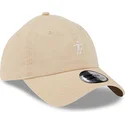 bezowa-czapka-z-daszkiem-regulowana-casual-classic-stickman-manchester-united-football-club-premier-league-od-new-era