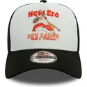 cappellino-trucker-bianco-e-nero-soy-sauce-a-frame-food-di-new-era