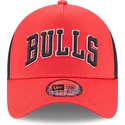 cappelli-curva-rosso-snapback-a-frame-team-script-dei-chicago-bulls-nba-di-new-era