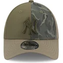 cappelli-curva-verde-cinghia-regolabile-9forty-multi-texture-dei-new-york-yankees-mlb-di-new-era