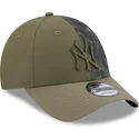 cappelli-curva-verde-cinghia-regolabile-9forty-multi-texture-dei-new-york-yankees-mlb-di-new-era