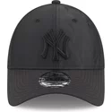 casquette-courbee-noire-ajustable-avec-logo-noir-9forty-multi-texture-new-york-yankees-mlb-new-era