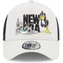 new-era-bugs-bunny-and-daffy-duck-a-frame-looney-tunes-beige-trucker-hat