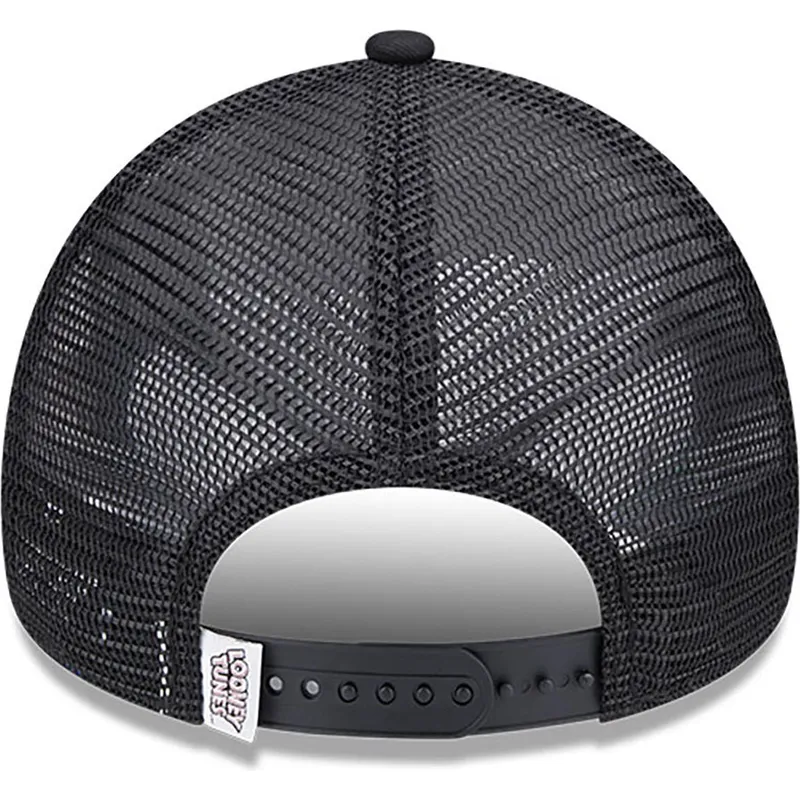 cappelli-curva-nero-snapback-a-frame-dei-coyote-y-correcaminos-looney-tunes-di-new-era