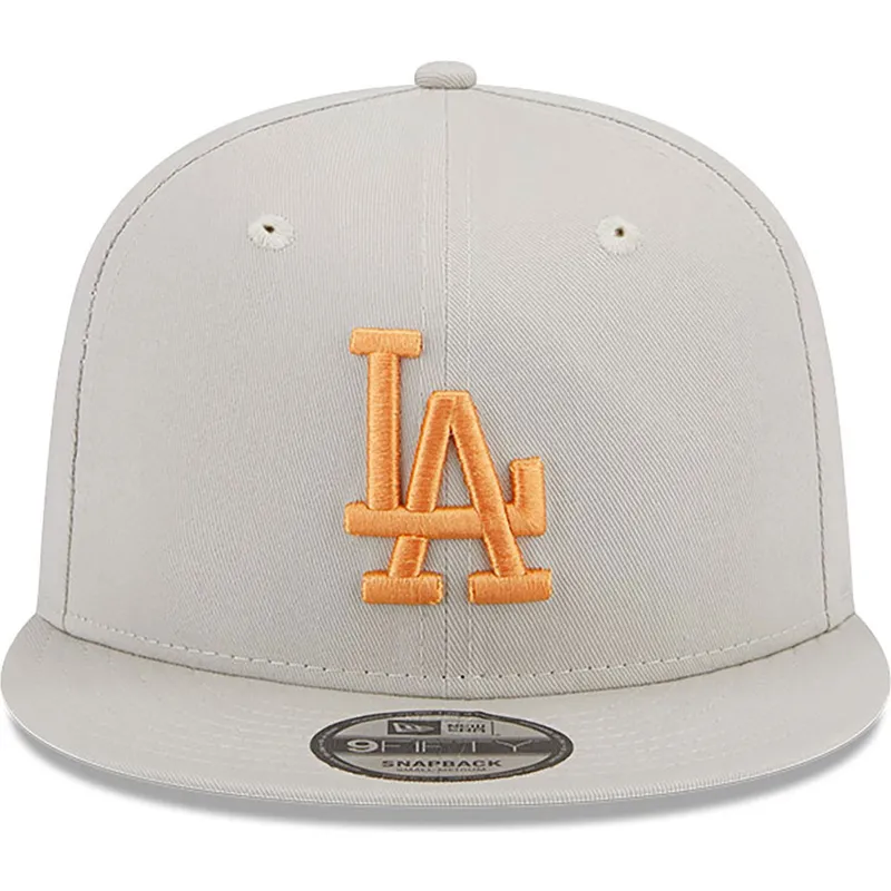 mutzen-flach-beige-snapback-9fifty-side-patch-der-los-angeles-dodgers-mlb-von-new-era mutzen-flach-beige-snapback-9fifty-side-patch-der-los-angeles-dodgers-mlb-von-new-era