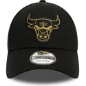 cappelli-curva-nero-cinghia-regolabile-9forty-metallic-badge-dei-chicago-bulls-nba-di-new-era