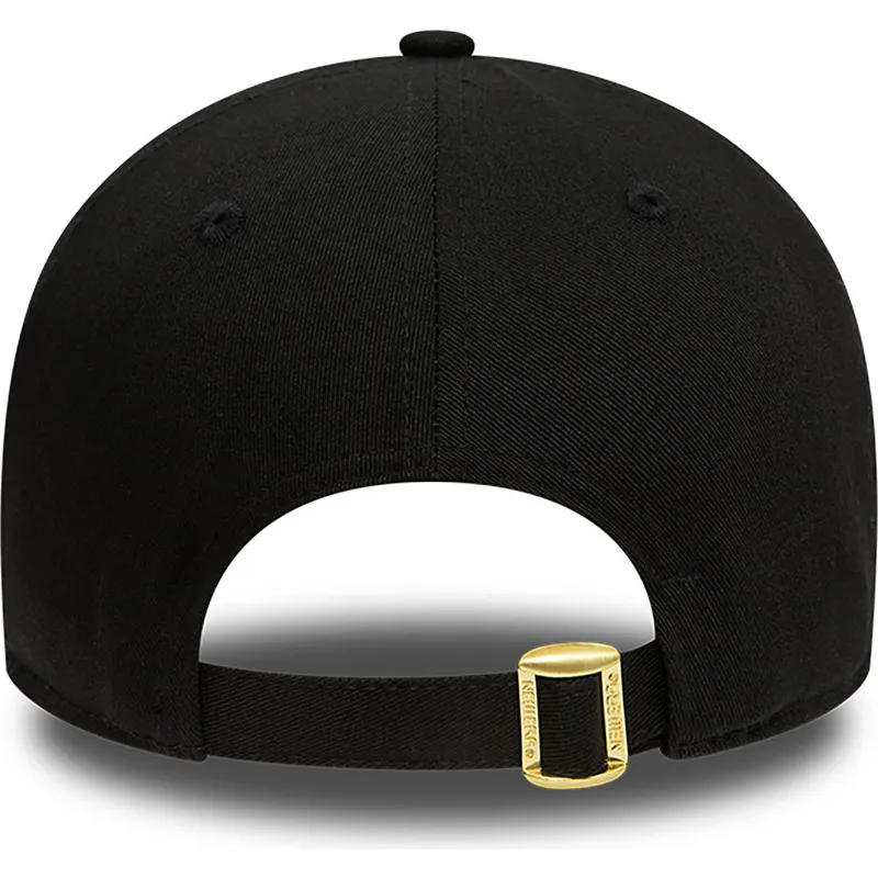 mutzen-gebogen-schwarz-verstellbares-band-9forty-metallic-badge-der-chicago-bulls-nba-von-new-era mutzen-gebogen-schwarz-verstellbares-band-9forty-metallic-badge-der-chicago-bulls-nba-von-new-era