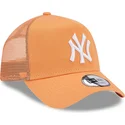 cappellino-trucker-arancione-a-frame-league-essential-dei-new-york-yankees-mlb-di-new-era