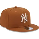 cappelli-piatta-marrone-snapback-9fifty-league-essential-dei-new-york-yankees-mlb-di-new-era