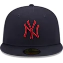 gorra-plana-azul-marino-ajustada-con-logo-rojo-59fifty-league-essential-de-new-york-yankees-mlb-de-new-era