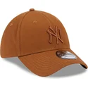 cappellino-curvo-marrone-aderente-con-logo-marrone-39thirty-league-essential-dei-new-york-yankees-mlb-di-new-era