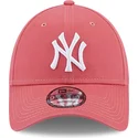 cappellino-curva-rosa-chiaro-regolabile-9forty-league-essential-dei-new-york-yankees-mlb-di-new-era