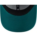 mutzen-gebogen-grun-verstellbares-band-9forty-league-essential-der-new-york-yankees-mlb-von-new-era