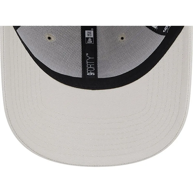 cappelli-curva-beige-cinghia-regolabile-marron-9forty-league-essential-dei-chicago-white-sox-mlb-di-new-era